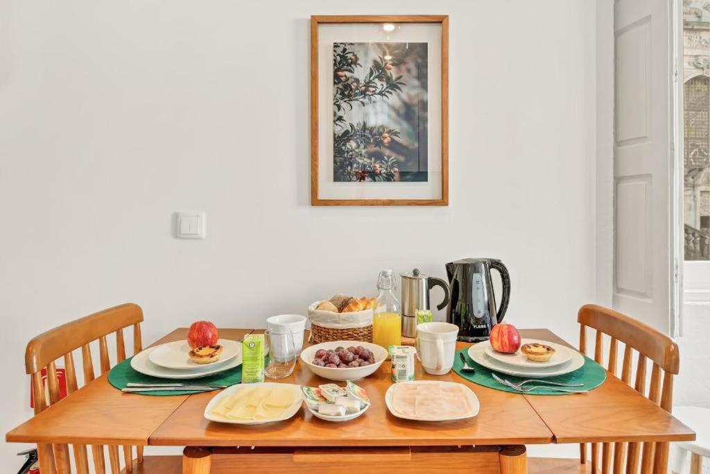Host Wise - Lovely Shinny Flats With Balcony - Clerigos ปอร์โต ภายนอก รูปภาพ