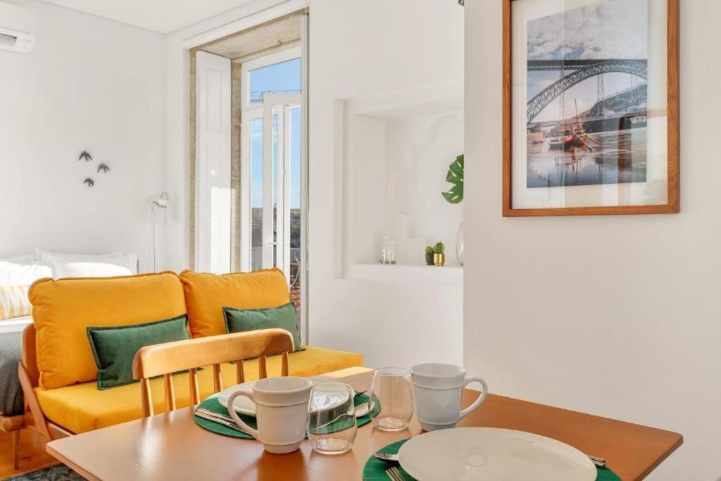 Host Wise - Lovely Shinny Flats With Balcony - Clerigos ปอร์โต ภายนอก รูปภาพ