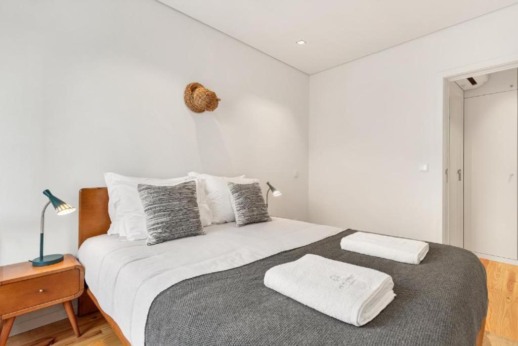 Host Wise - Lovely Shinny Flats With Balcony - Clerigos ปอร์โต ภายนอก รูปภาพ