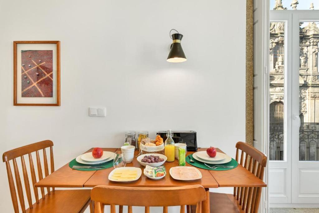 Host Wise - Lovely Shinny Flats With Balcony - Clerigos ปอร์โต ห้อง รูปภาพ