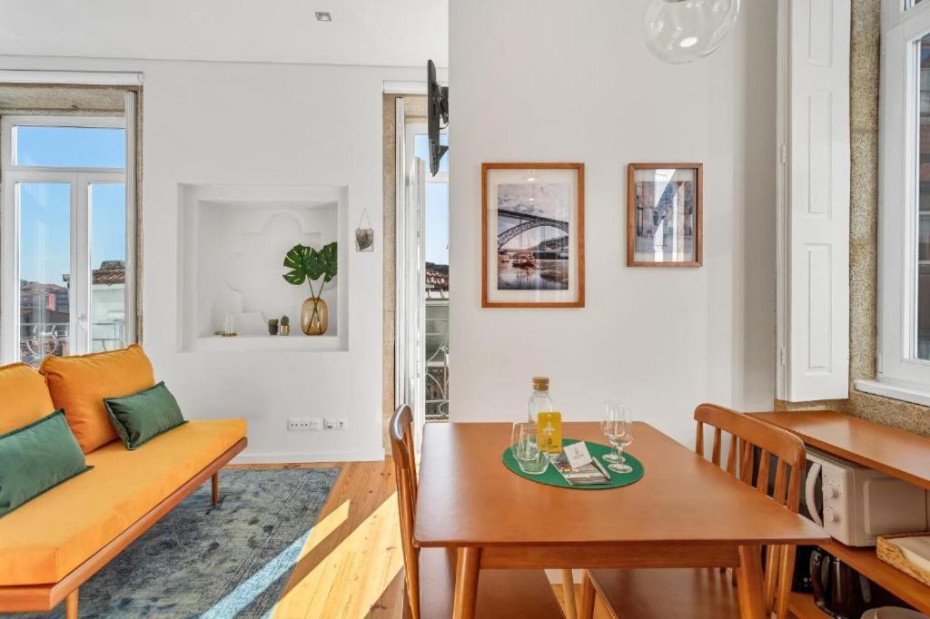 Host Wise - Lovely Shinny Flats With Balcony - Clerigos ปอร์โต ห้อง รูปภาพ
